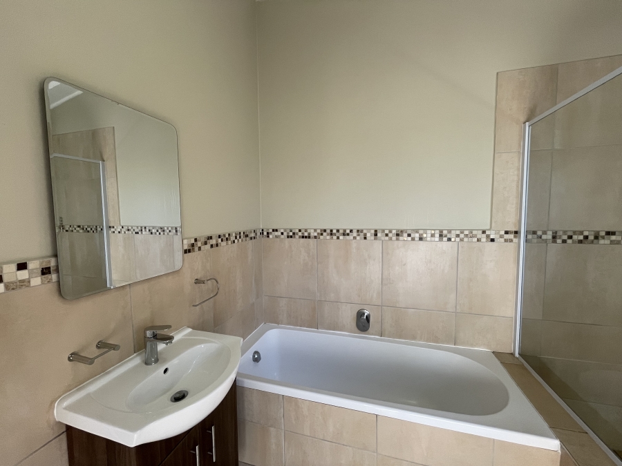 To Let 3 Bedroom Property for Rent in Berea Eastern Cape